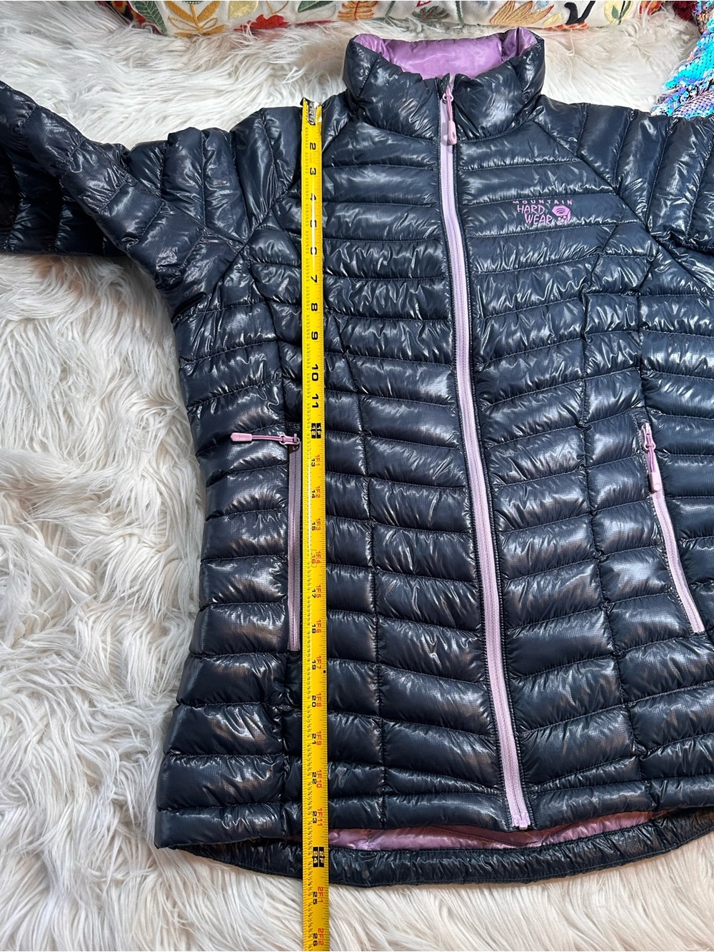 Mountain Hardware • Womens Ghost Whisperer Goose Down Jacket - Picture 7 of 16